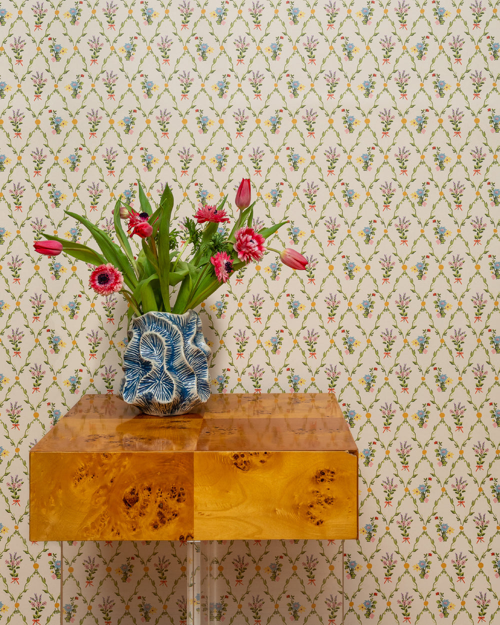 Chasing Paper Wallpaper