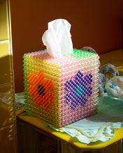 Load image into Gallery viewer, Daisy Tissue Box