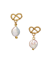 Load image into Gallery viewer, Pretzel Pearly Earrings