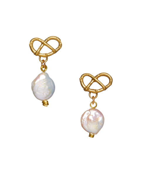 Pretzel Pearly Earrings
